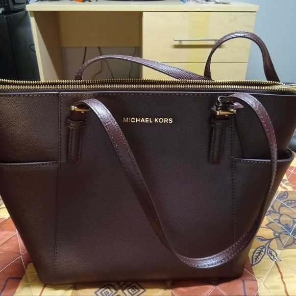 I got these for an ex girlfriend so no longer need I have 3 different ones. - Picture 2 of 3